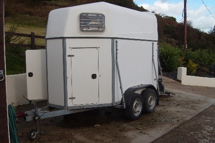 Horsetrailer, Carries 2 stalls - Clwyd                                                              