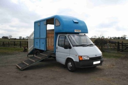 Horsebox, Carries 2 stalls K Reg - Kent                                                             