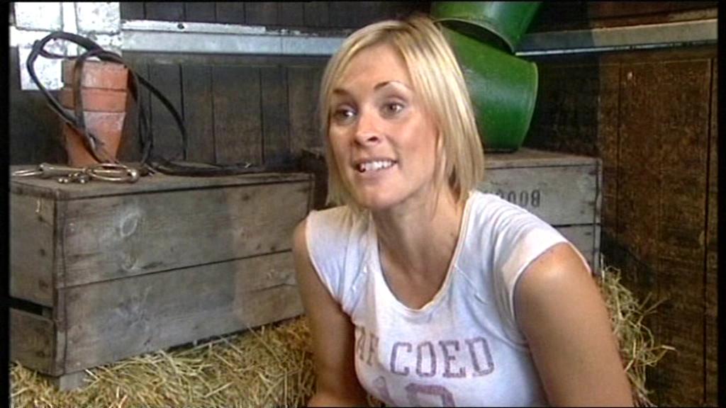 Jenni Falconer                                                                  