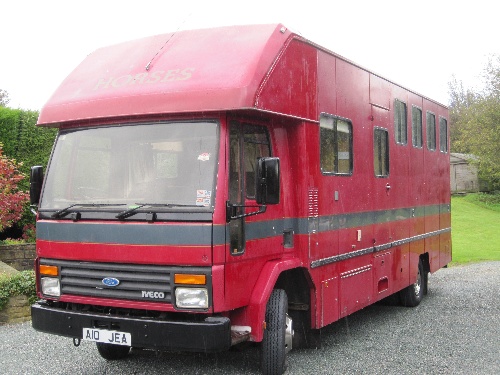 Horsebox, Carries 3 stalls E Reg with Living - Derbyshire                                           