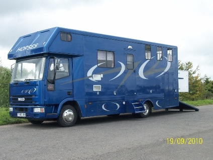 Horsebox, Carries 3 stalls T Reg with Living - Lanarkshire                                          