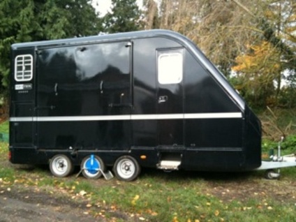 Horsetrailer, Carries 2 stalls - Suffolk                                                            